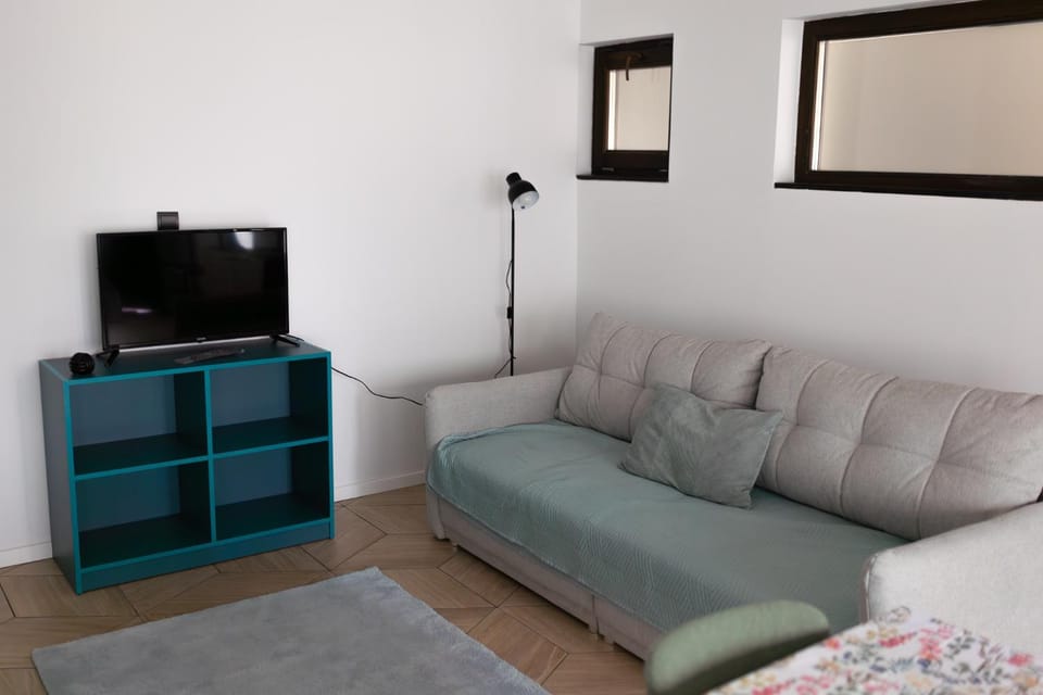 Green and Grey 1503 Apartment in Szeged