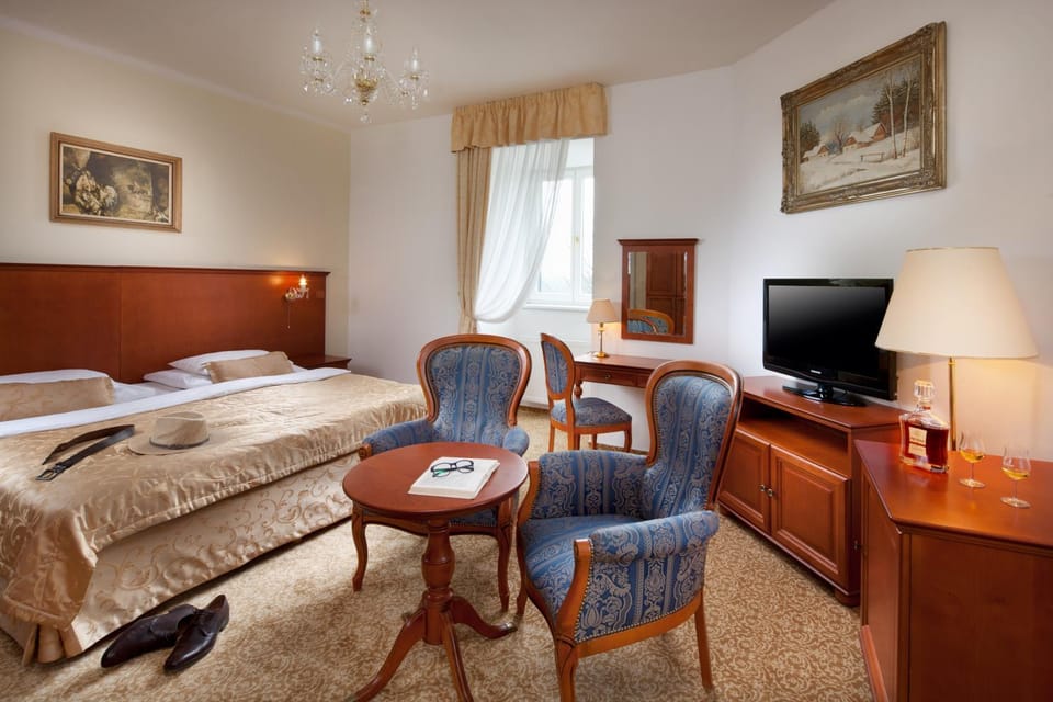 Bed, Photo of the whole room