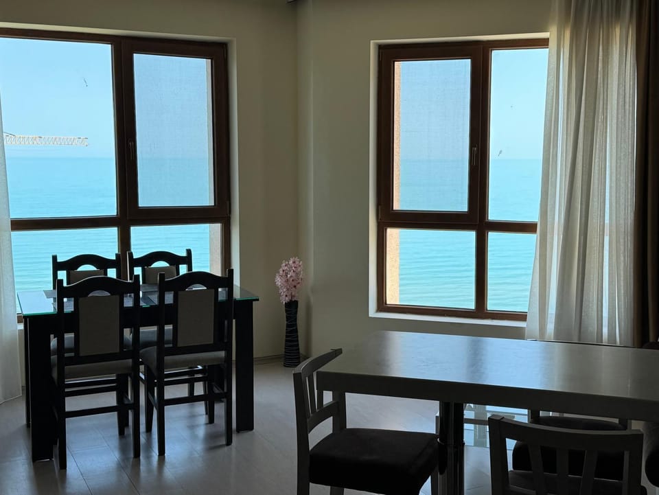 Living room, Seating area, River view, Sea view