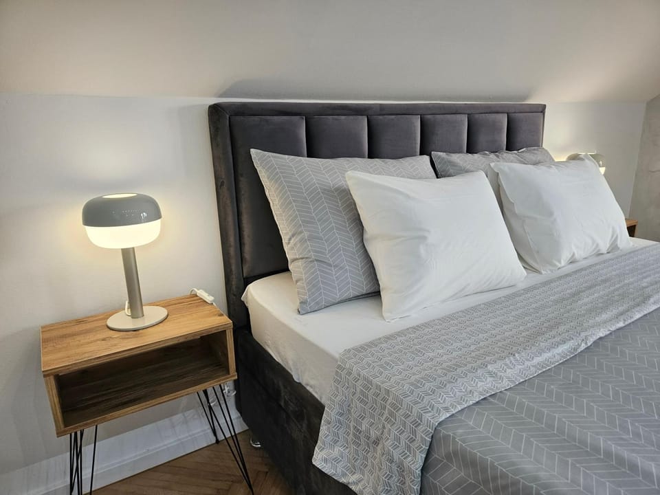 Bed, Bedroom