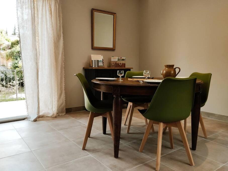 Charmante maison avec jardin aux portes des gorges de l'Ardèche House in Saint-Martin-d'Ardèche