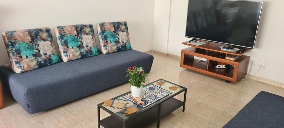 Vilamoura-Quarteira Beaches Apt with pool and sea view Apartment in Quarteira