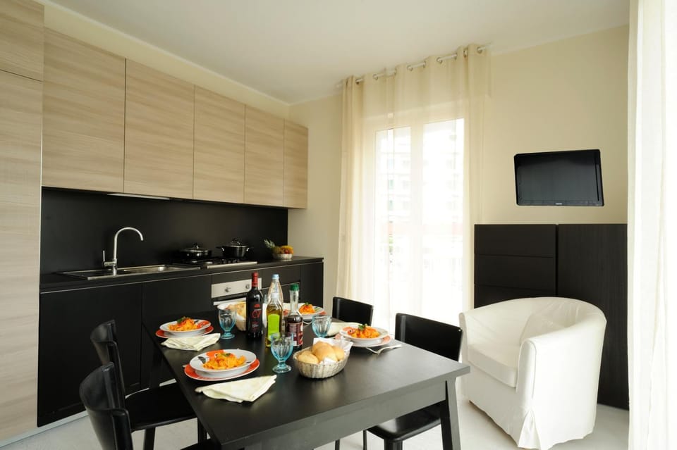 Day, Dining area, Food