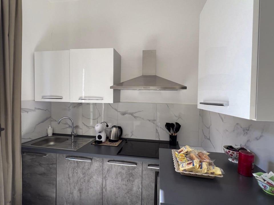 Coffee/tea facilities, Kitchen or kitchenette