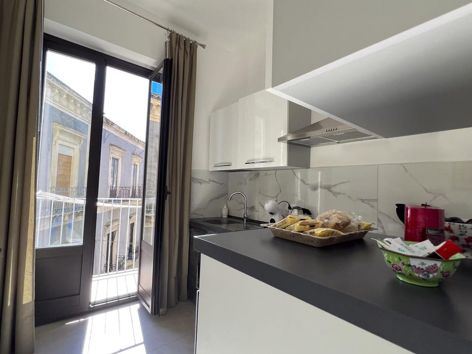 Kitchen or kitchenette, Food and drinks, Food, stove