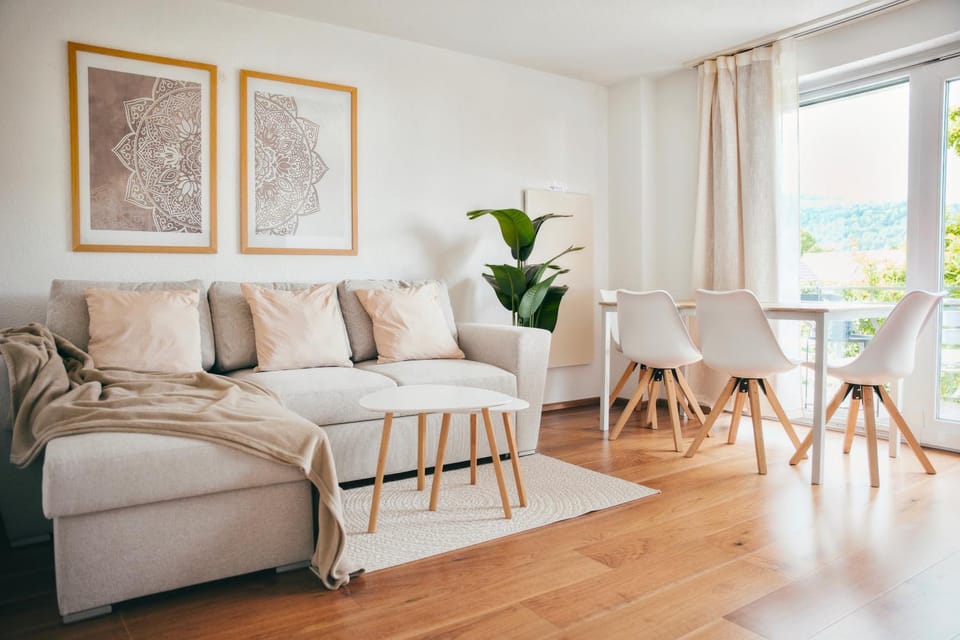 Living room, Decorative detail, Dining area