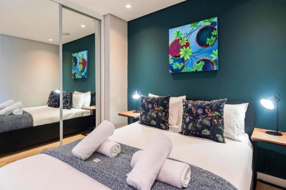 Loop Street 1-Bed Apartment with Parking Apartment in Cape Town