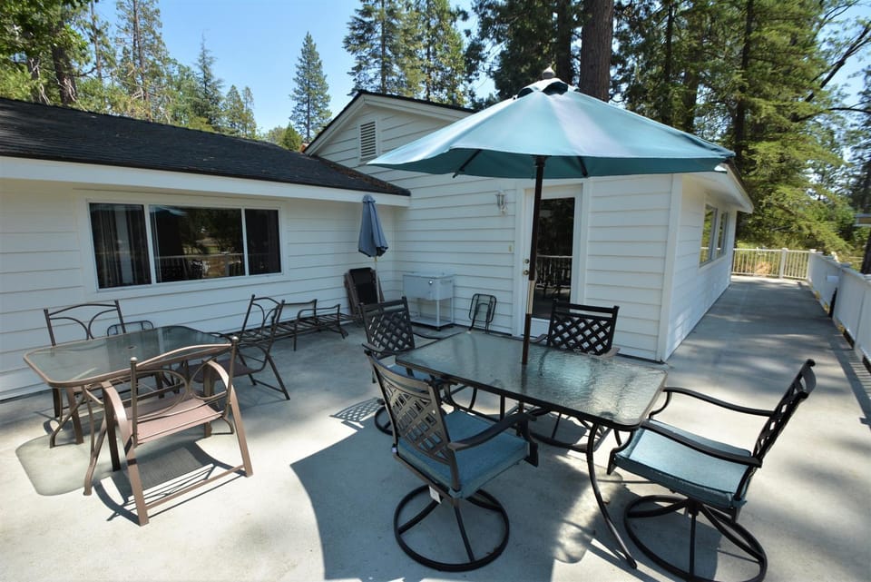 O'Hara Lake View House in Bass Lake