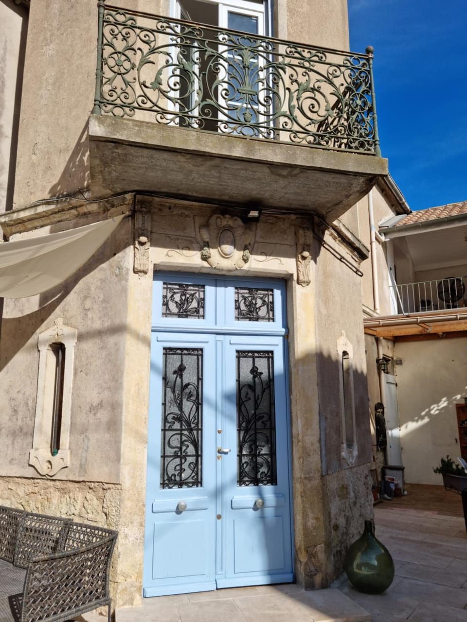 Facade/entrance