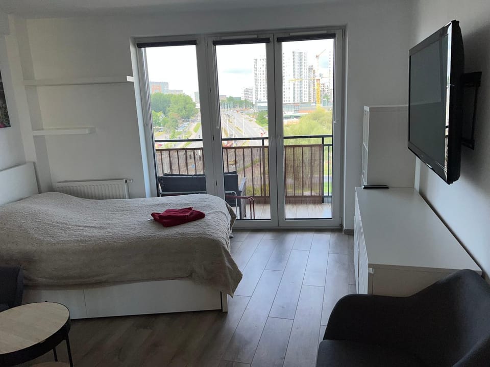 Bed, Living room, Photo of the whole room, Seating area, Bedroom, towels