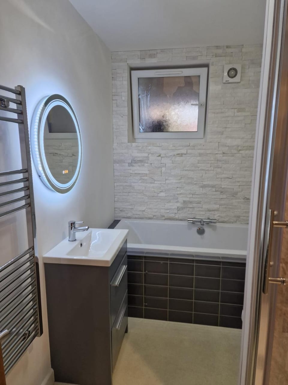Cosynitebnb for 4 Apartment in The Royal Town of Sutton Coldfield