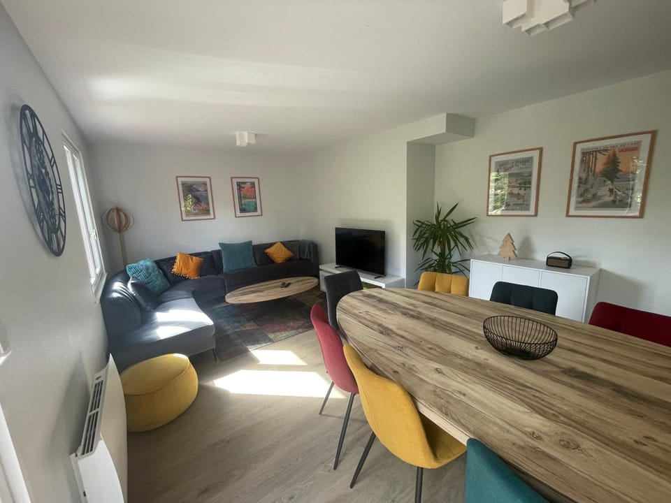 TV and multimedia, Living room, Seating area