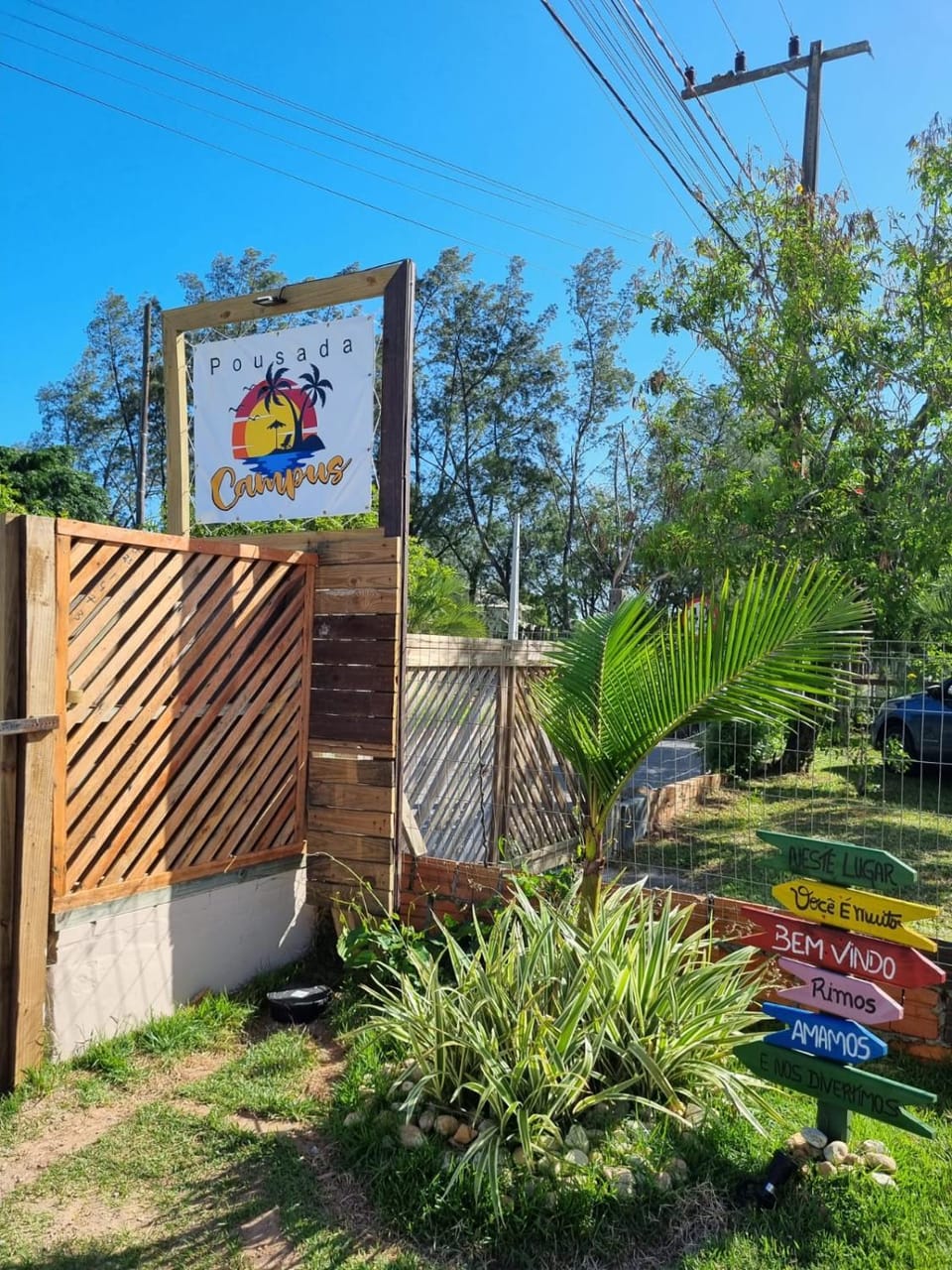 Facade/entrance, Spring, Property logo or sign, Natural landscape, Garden, Garden, Logo/Certificate/Sign, Garden view