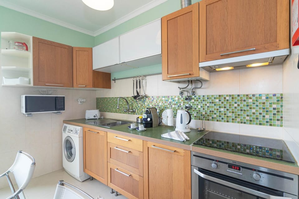 Coffee/tea facilities, Kitchen or kitchenette, minibar, oven, pet friendly, stove, toaster, washing machine