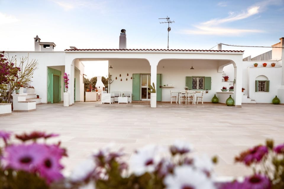 Patio, Facade/entrance, Seating area