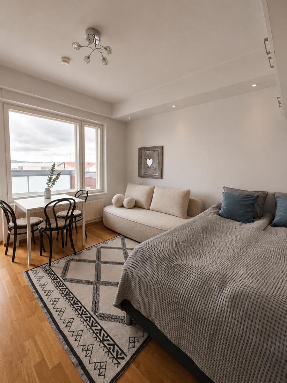 Bed, Living room, Dining area, Bedroom
