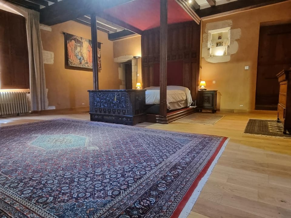 Bed, Photo of the whole room