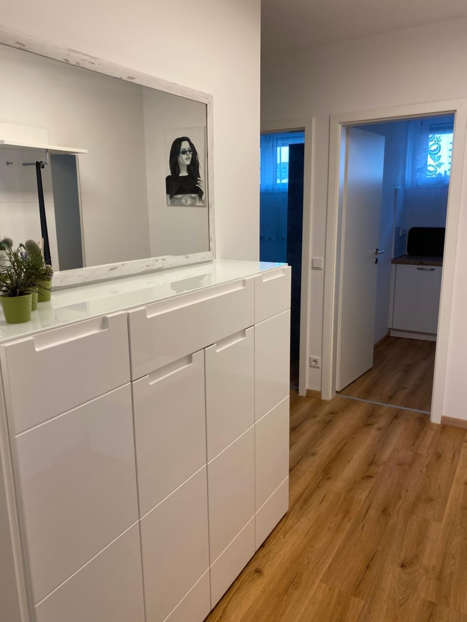 Facade/entrance, Kitchen or kitchenette