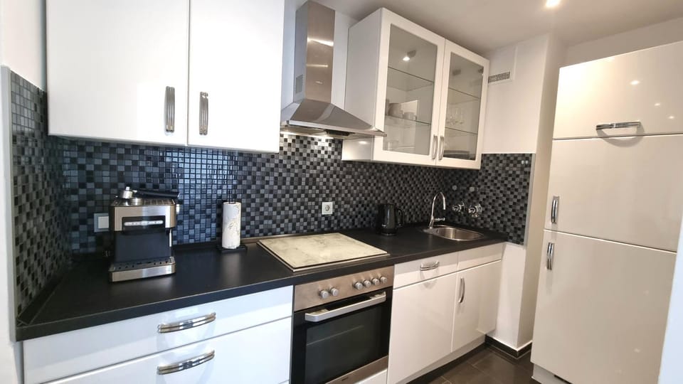 Coffee/tea facilities, Kitchen or kitchenette, dishwasher, pet friendly, stove
