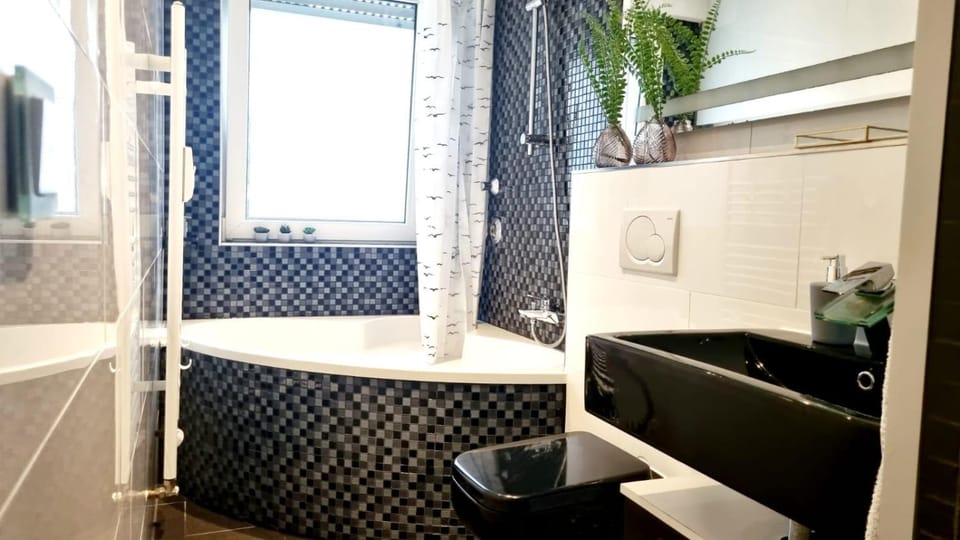 Bathroom, Bath