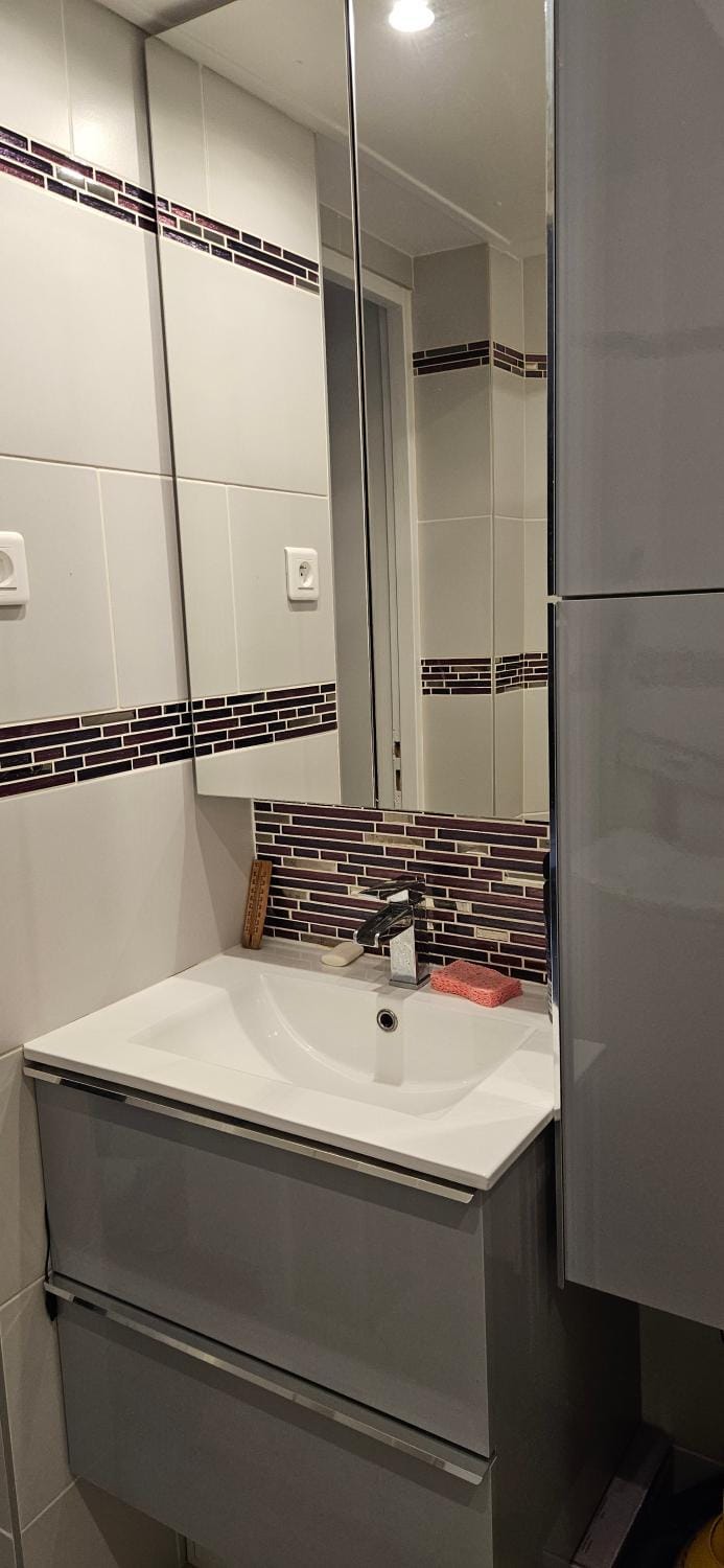 STUDIO 22M2 A IVRY/SEINE-A 200 METRES DE PARIS. PROCHE METRO 7 Apartment in Paris
