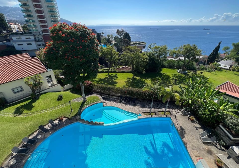 Day, Pool view, Sea view, Swimming pool, sunbed