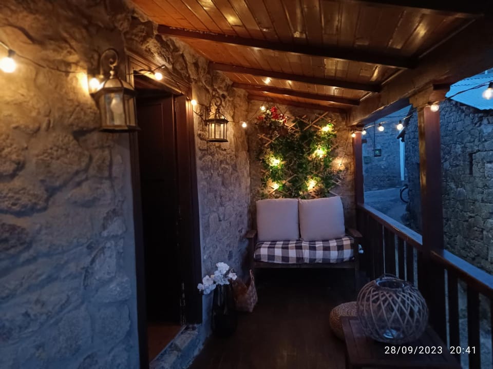 CASA DO REI, PADERNE (FERREIRA DE PANTÓN) House in Galicia