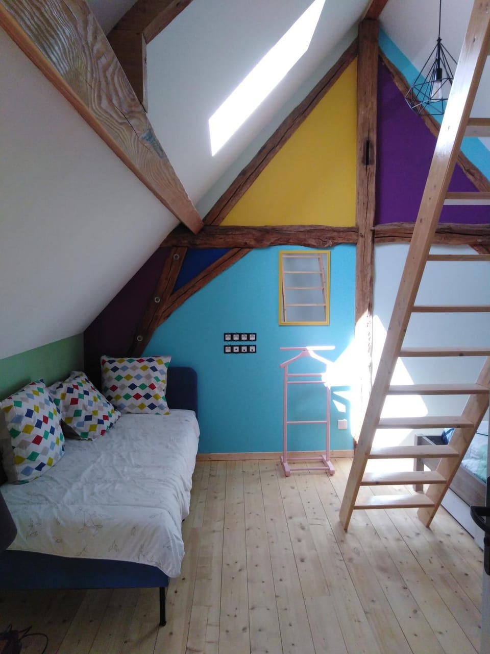 Bed, Photo of the whole room, Bedroom