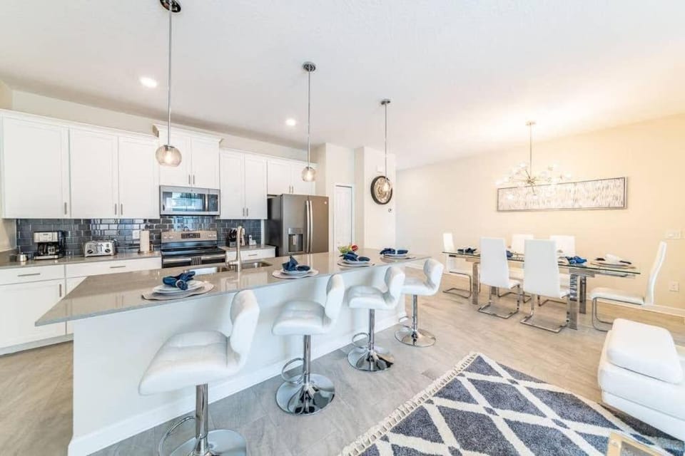 Best Vacation Villa, Themed Beds, Private Pool House in Kissimmee