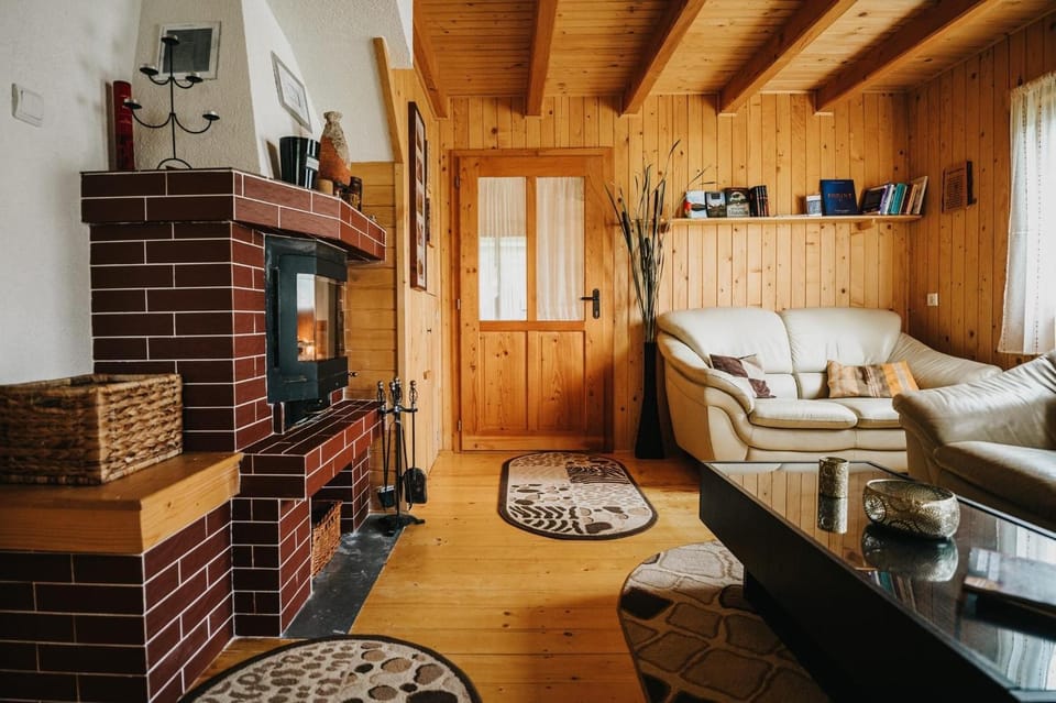 TV and multimedia, Living room, Seating area, flat iron