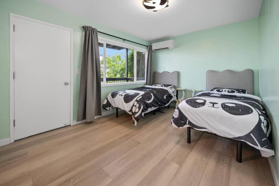 Breathtaking Views w/ Modern Lux - 2330 Apartment in Portland