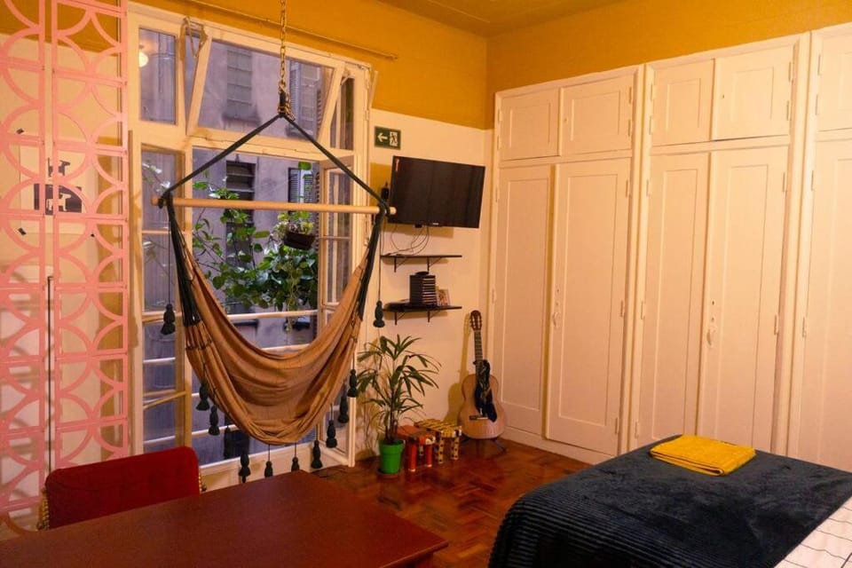 Communal lounge/ TV room, Bed, TV and multimedia, Photo of the whole room, Evening entertainment, Bedroom, wardrobe