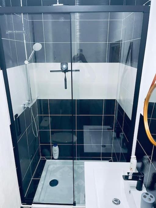 Le Black and White studio centre-ville historique Apartment in Bourges