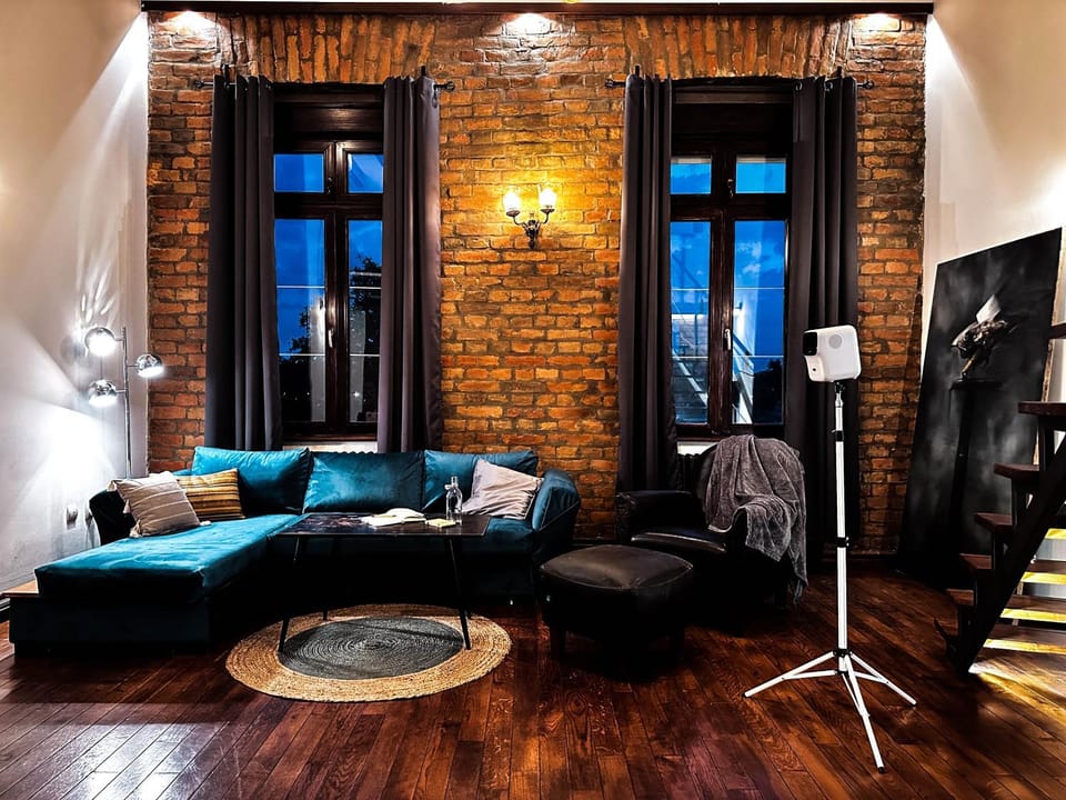 TV and multimedia, Seating area