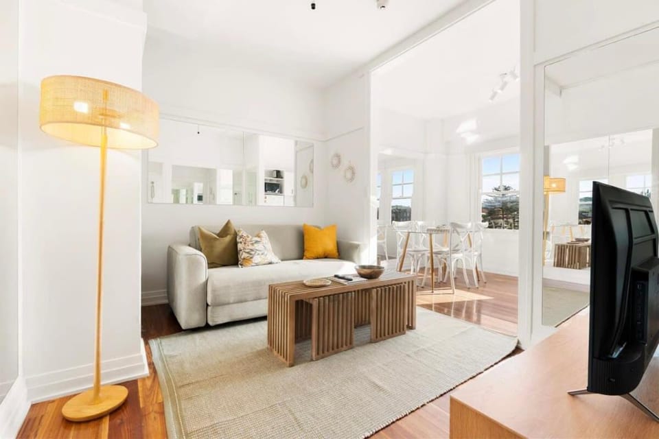 Beachfront Serenity Bondi Beach Apartment in Sydney