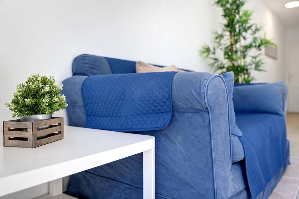 Communal lounge/ TV room, Living room, Seating area