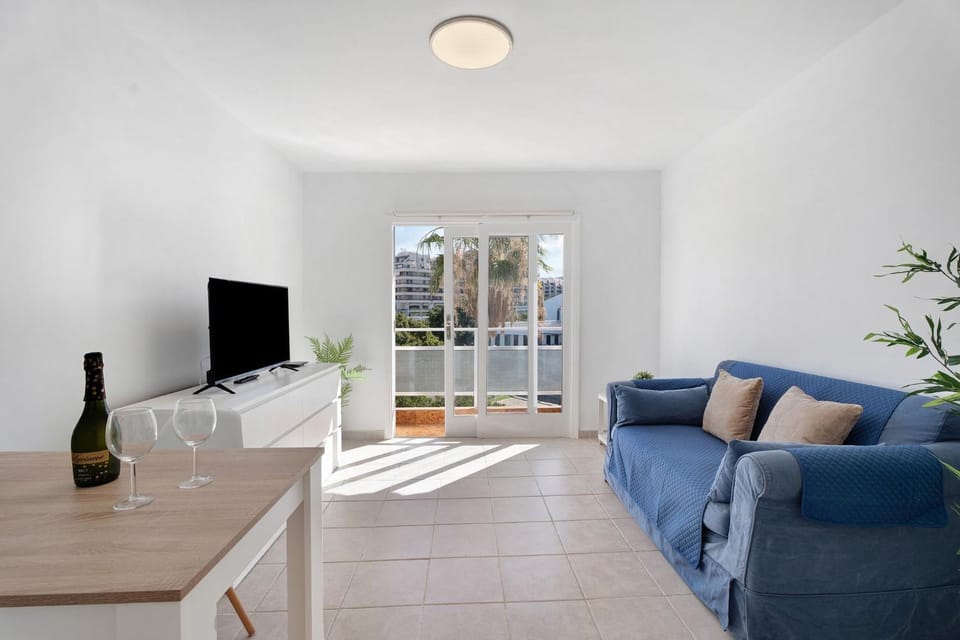 Communal lounge/ TV room, TV and multimedia, Living room, Seating area