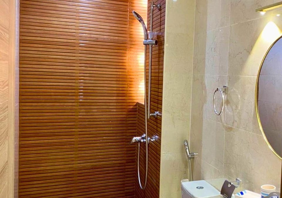 Shower, Toilet, Steam room
