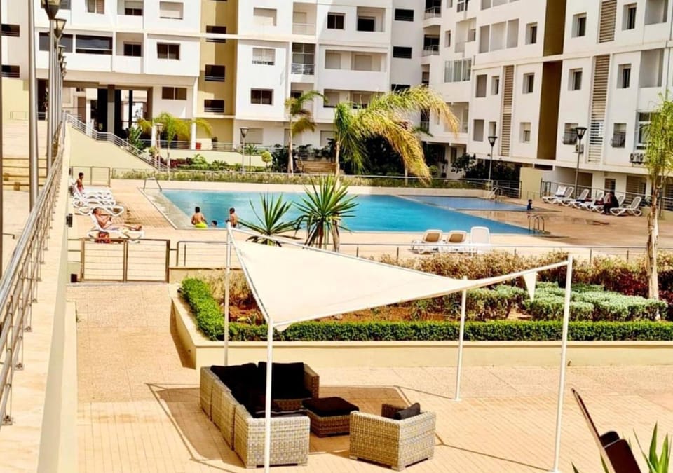 Property building, Garden, Garden, Swimming pool