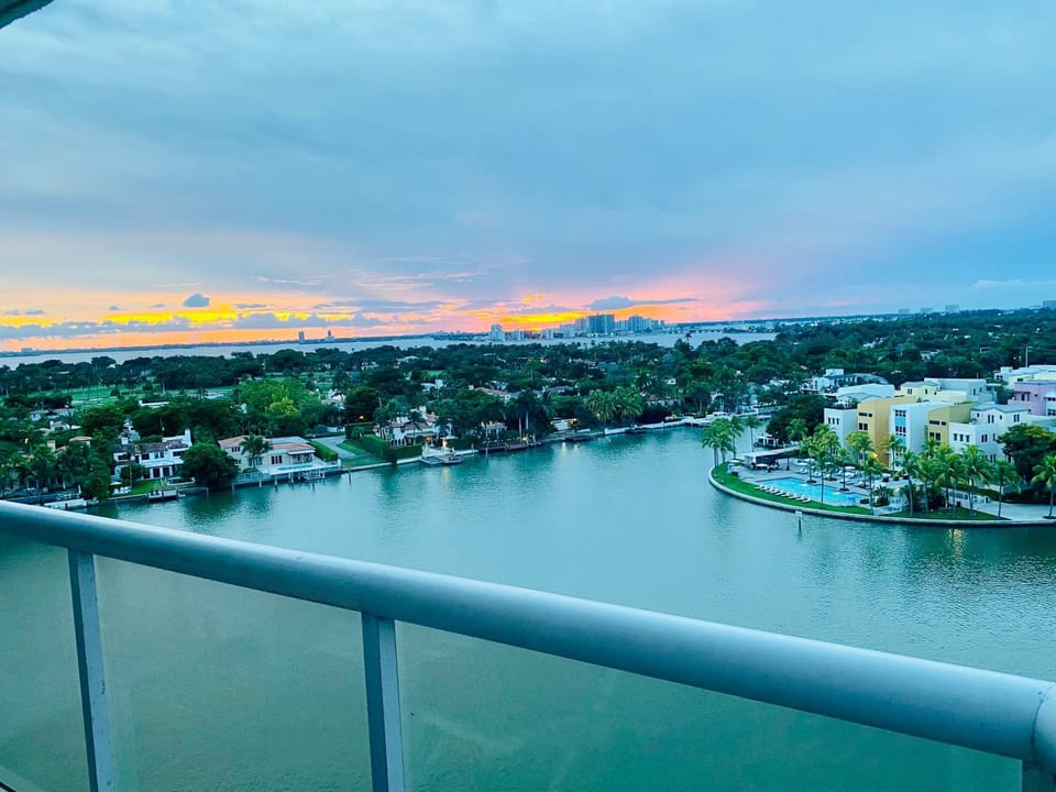 Balcony/Terrace, River view, Sunrise