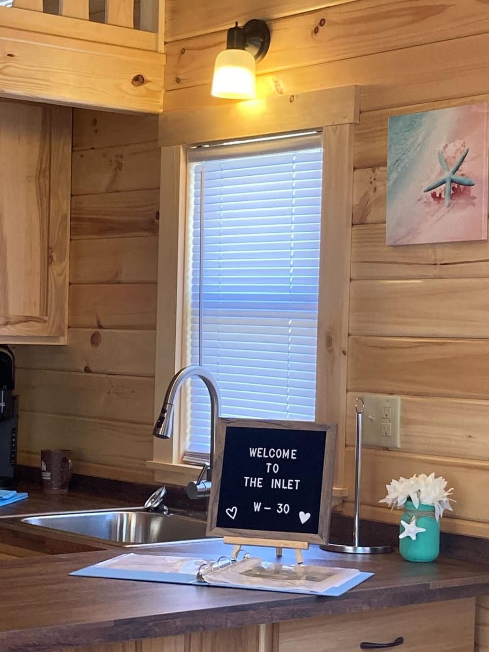 Unique Cabin Near Surf City with Loft and Parking Cabin in Surf City