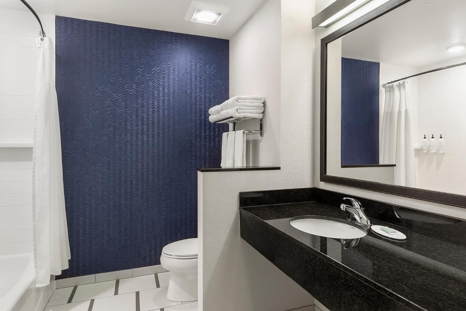 Fairfield Inn & Suites by Marriott St. Paul Northeast Hotel in Little Canada
