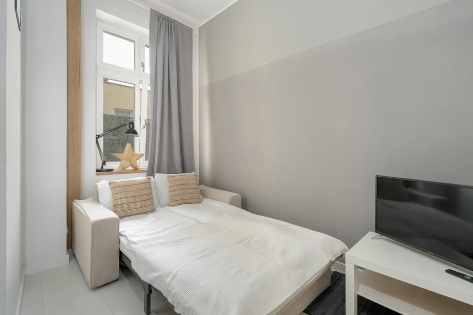 Bed, TV and multimedia
