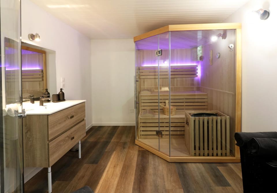 Sauna, Bathroom