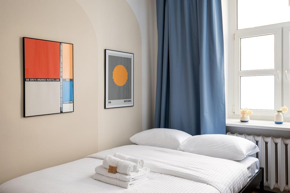Photo of the whole room, Bedroom, towels