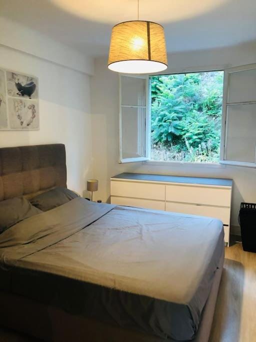 Bel appartement - 50m2 à 7 minutes du centre au calme Apartment in Nice