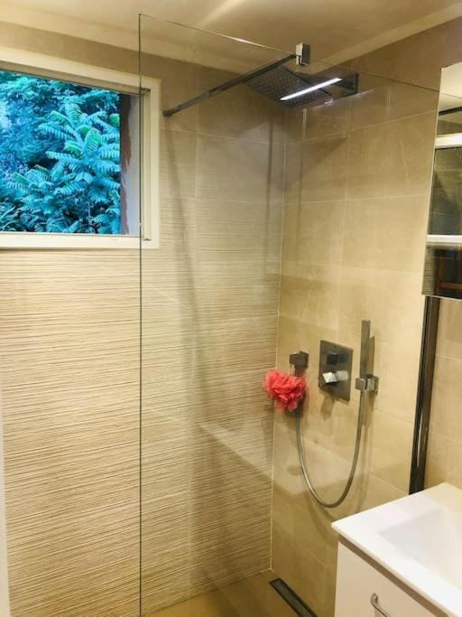 Bel appartement - 50m2 à 7 minutes du centre au calme Apartment in Nice
