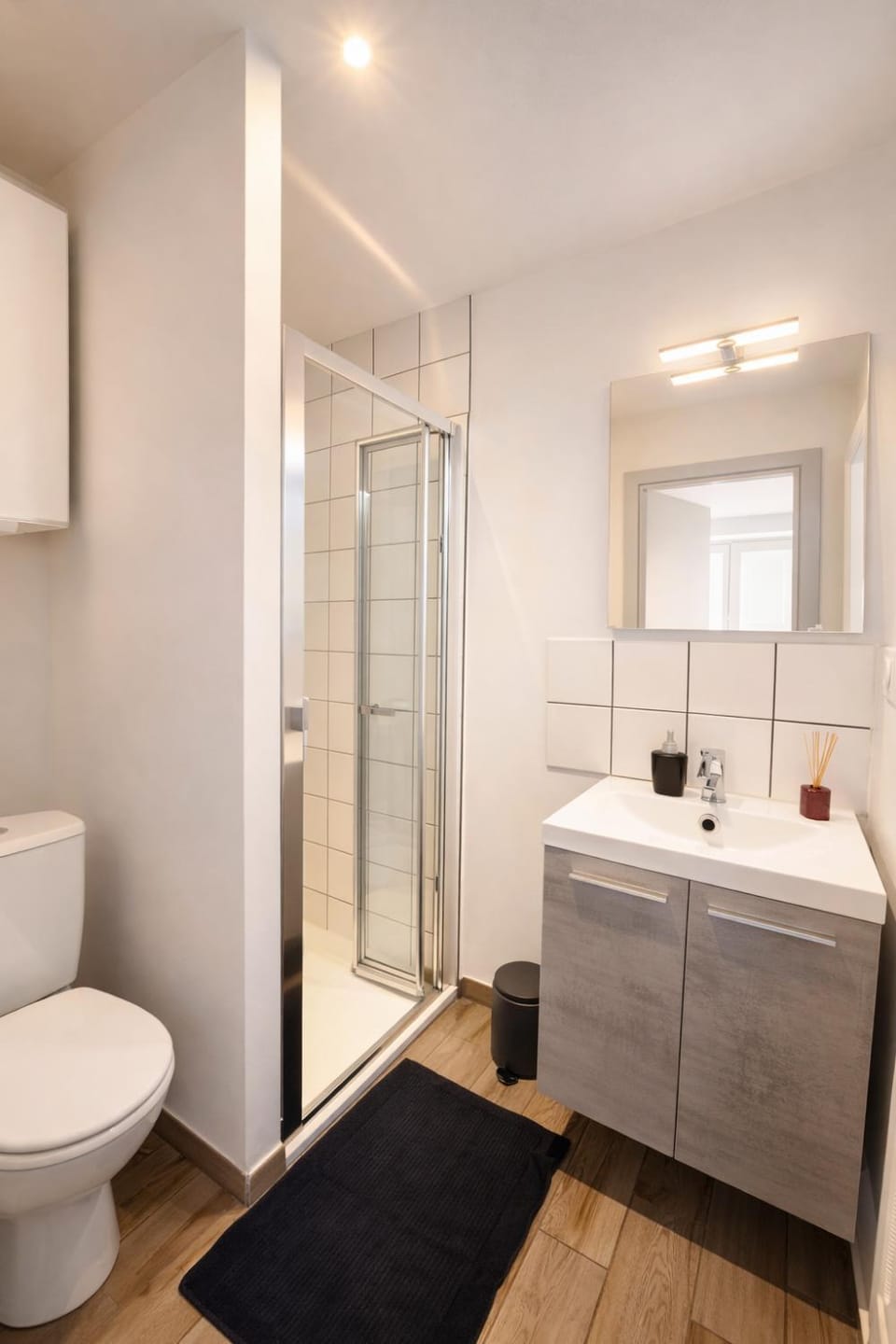 Shower, Toilet, Bathroom