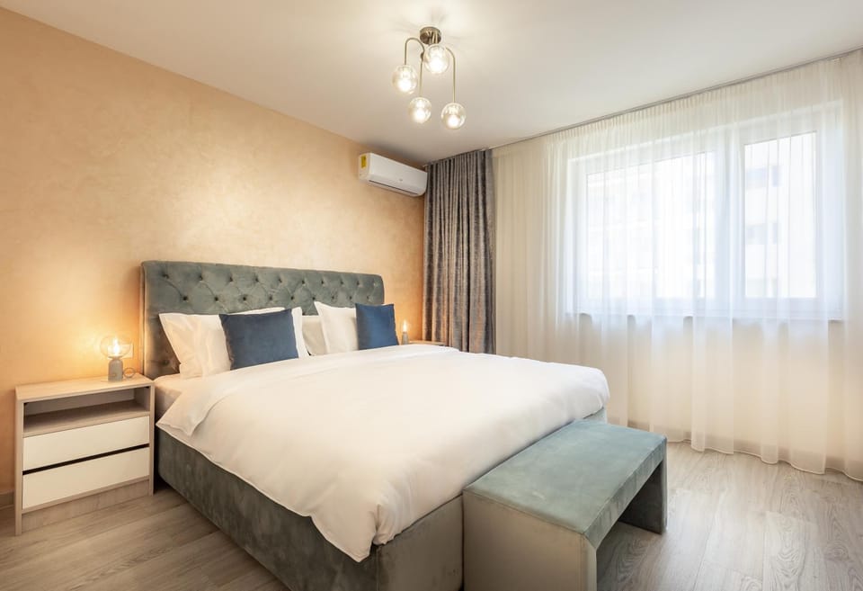 Bed, TV and multimedia, Coffee/tea facilities, Photo of the whole room, Bedroom, Location, dishwasher, flat iron, internet, microwave, wardrobe, air conditioner
