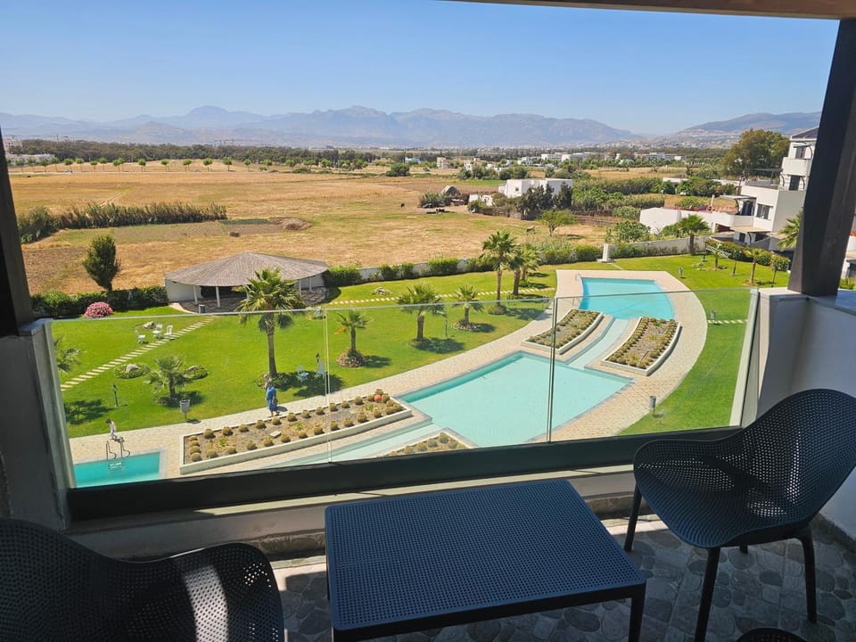 Communal lounge/ TV room, Day, View (from property/room), Balcony/Terrace, Mountain view, Pool view, Swimming pool